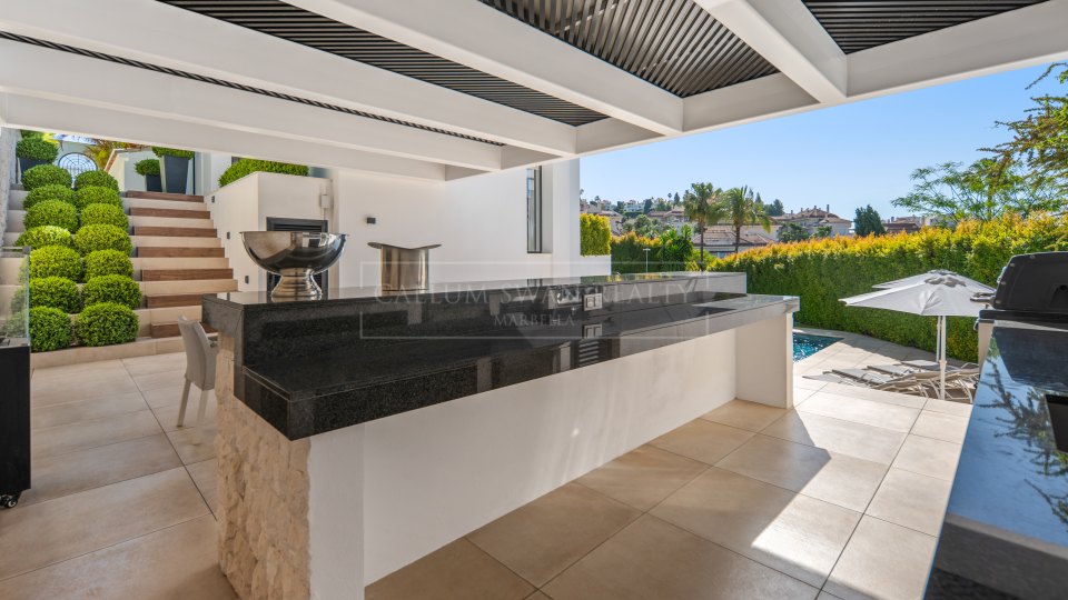Nueva Andalucia, Villa rénovée de cinq chambres à Los Naranjos Hill Club, Nueva Andalucía