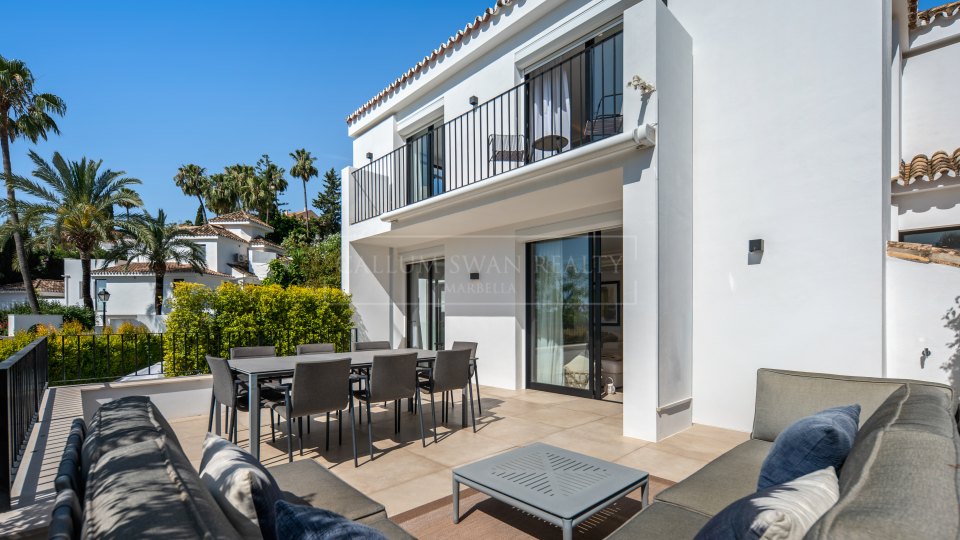 Nueva Andalucia, Villa rénovée de cinq chambres à Los Naranjos Hill Club, Nueva Andalucía