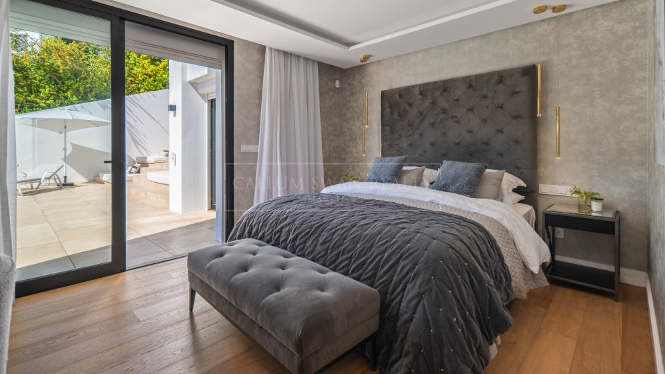 Nueva Andalucia, Villa rénovée de cinq chambres à Los Naranjos Hill Club, Nueva Andalucía