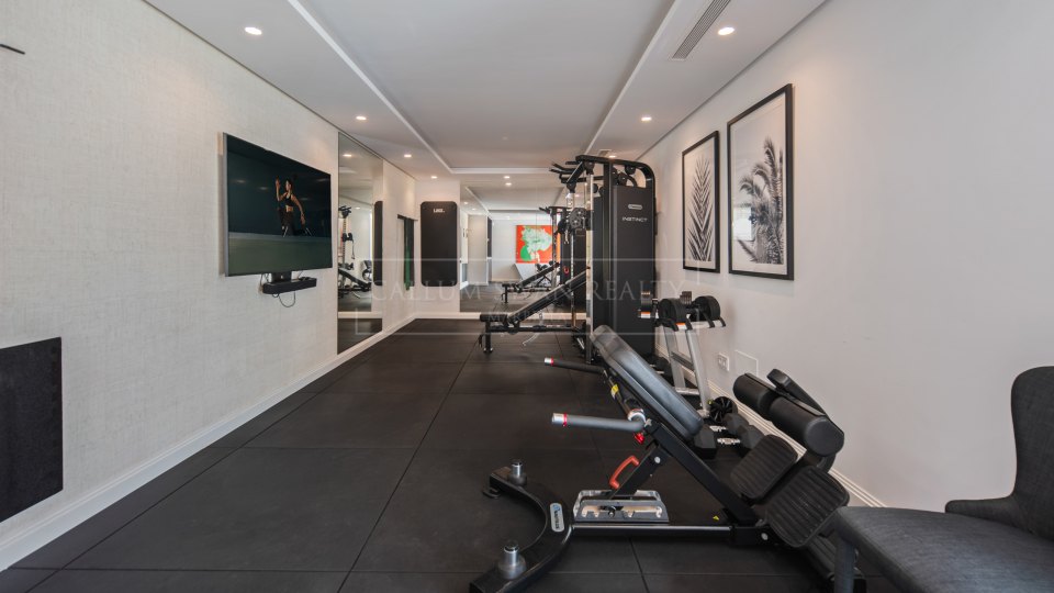 Nueva Andalucia, Villa rénovée de cinq chambres à Los Naranjos Hill Club, Nueva Andalucía
