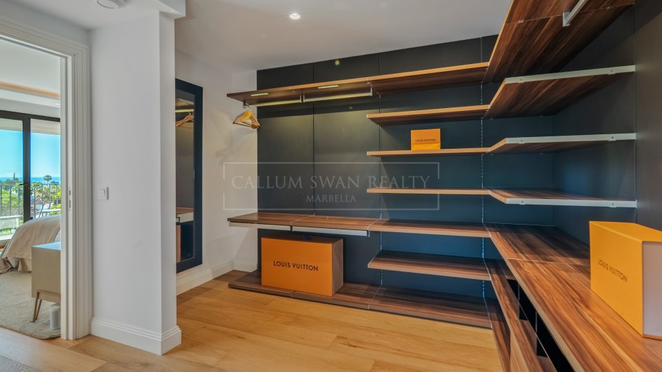 Nueva Andalucia, Villa rénovée de cinq chambres à Los Naranjos Hill Club, Nueva Andalucía