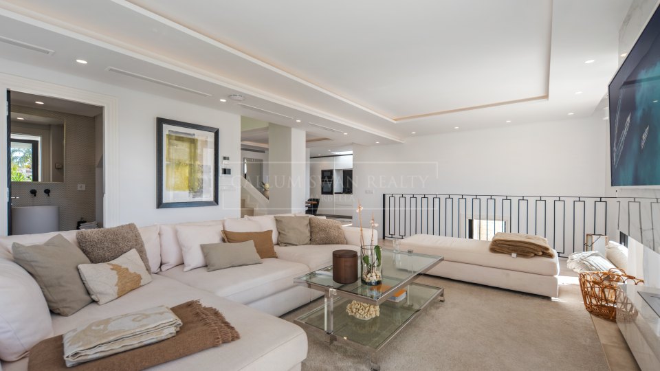 Nueva Andalucia, Villa rénovée de cinq chambres à Los Naranjos Hill Club, Nueva Andalucía