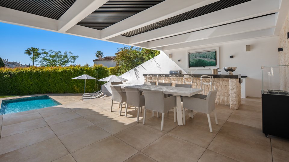Nueva Andalucia, Villa rénovée de cinq chambres à Los Naranjos Hill Club, Nueva Andalucía