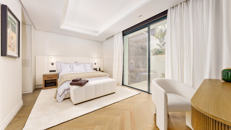 Nueva Andalucia, Spacieuse villa en bord de golf à Las Brisas, Nueva Andalucía