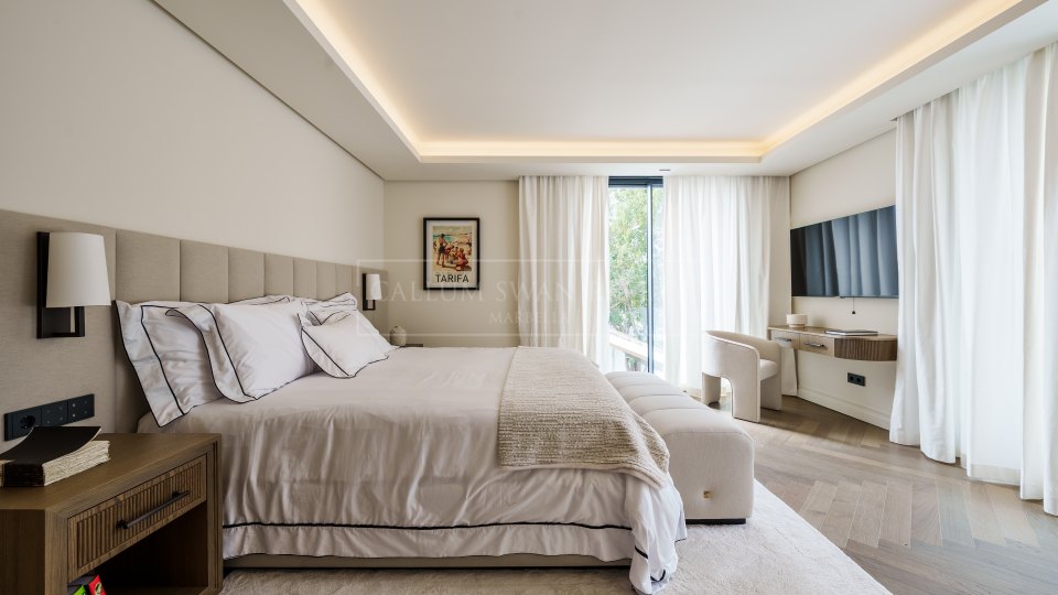 Nueva Andalucia, Spacieuse villa en bord de golf à Las Brisas, Nueva Andalucía