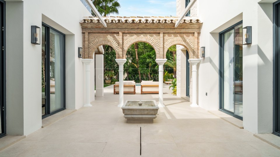 Nueva Andalucia, Spacieuse villa en bord de golf à Las Brisas, Nueva Andalucía