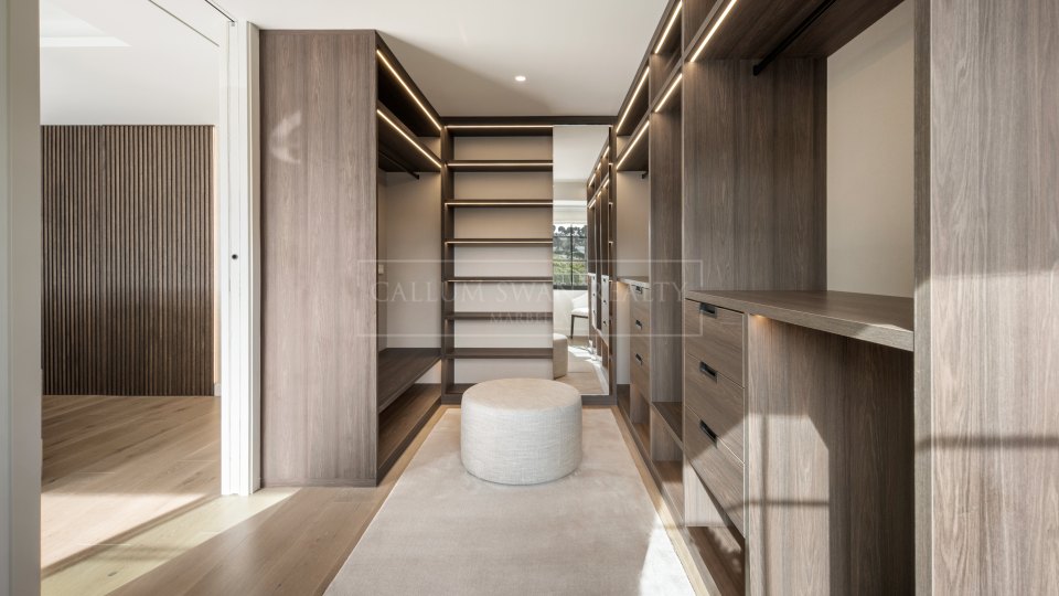 Nueva Andalucia, Villa Golfside de six chambres avec vue sur la mer à Nueva Andalucía