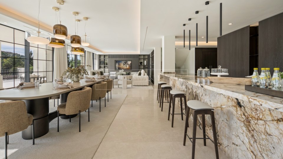 Nueva Andalucia, Villa Golfside de six chambres avec vue sur la mer à Nueva Andalucía
