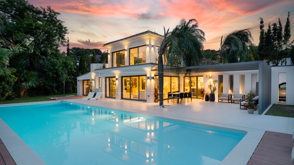 Nueva Andalucia, Villa rénovée de quatre chambres à Las Brisas, Nueva Andalucía