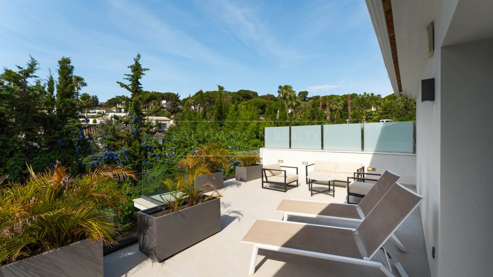 Nueva Andalucia, Villa rénovée de quatre chambres à Las Brisas, Nueva Andalucía