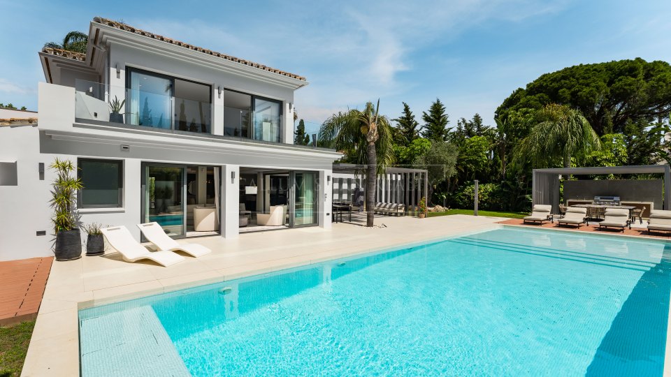 Nueva Andalucia, Villa rénovée de quatre chambres à Las Brisas, Nueva Andalucía