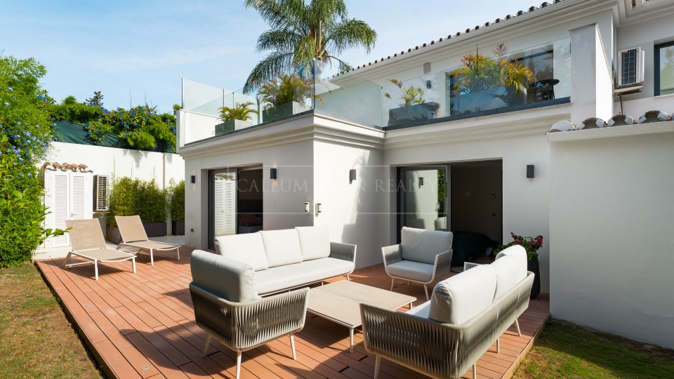 Nueva Andalucia, Villa rénovée de quatre chambres à Las Brisas, Nueva Andalucía