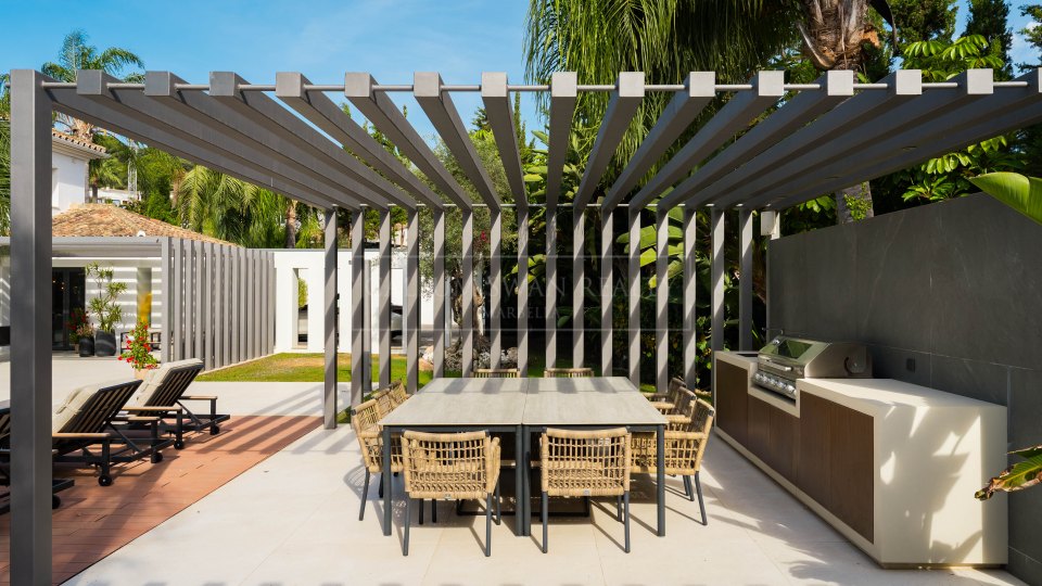 Nueva Andalucia, Villa rénovée de quatre chambres à Las Brisas, Nueva Andalucía
