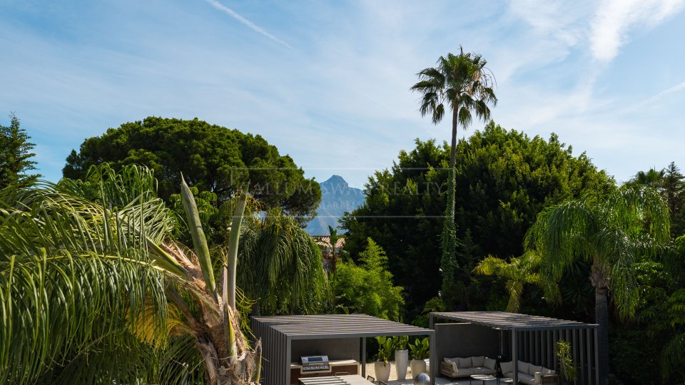 Nueva Andalucia, Villa rénovée de quatre chambres à Las Brisas, Nueva Andalucía