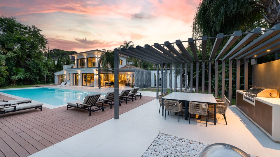Nueva Andalucia, Villa rénovée de quatre chambres à Las Brisas, Nueva Andalucía