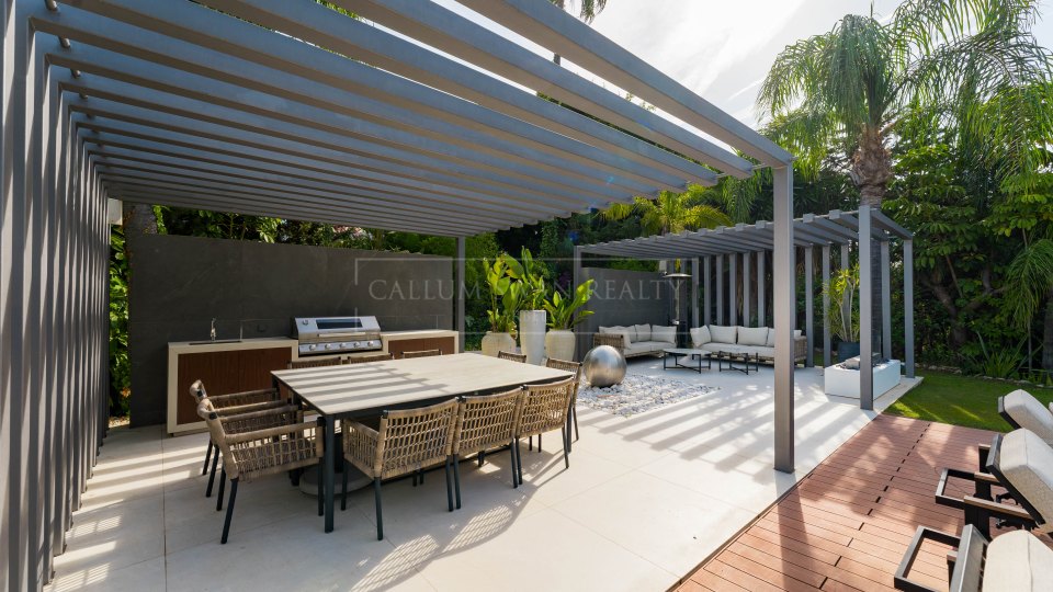 Nueva Andalucia, Villa rénovée de quatre chambres à Las Brisas, Nueva Andalucía