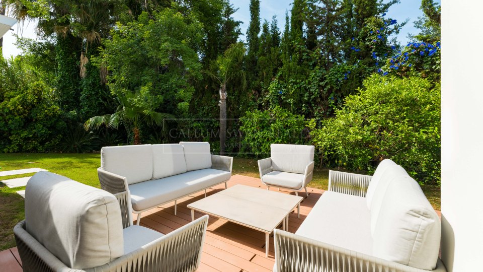 Nueva Andalucia, Villa rénovée de quatre chambres à Las Brisas, Nueva Andalucía