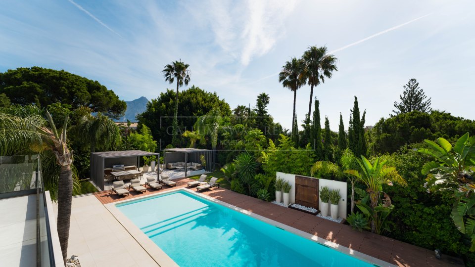 Nueva Andalucia, Villa rénovée de quatre chambres à Las Brisas, Nueva Andalucía