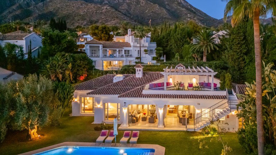 Marbella Golden Mile, Mediterranean Four-Bedroom Villa for Sale in Sierra Blanca, Marbella