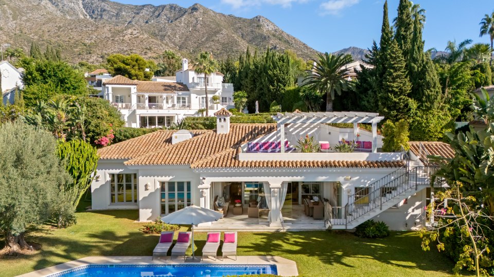 Marbella Golden Mile, Mediterranean Four-Bedroom Villa for Sale in Sierra Blanca, Marbella