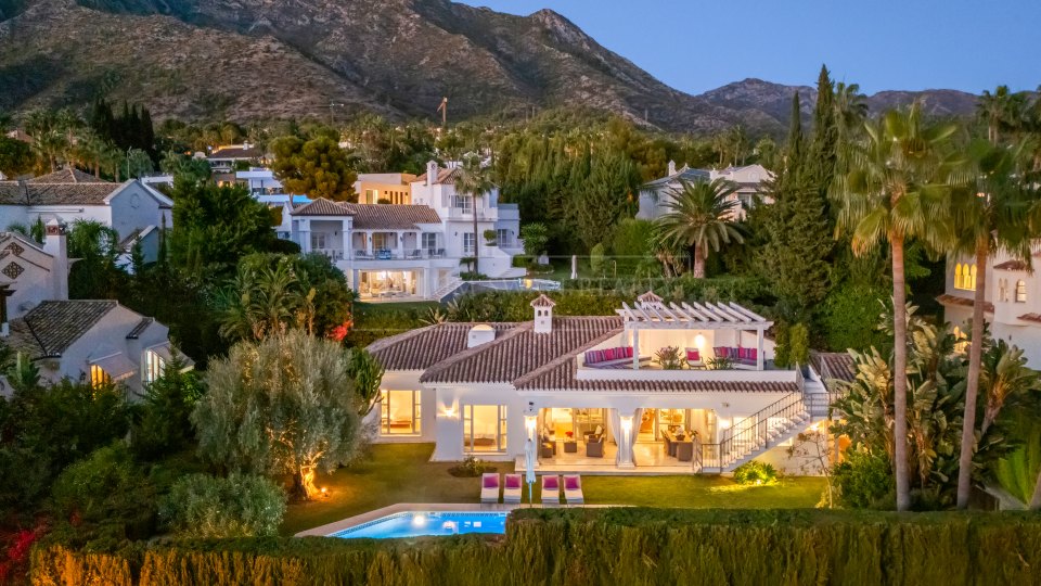 Marbella Golden Mile, Mediterranean Four-Bedroom Villa for Sale in Sierra Blanca, Marbella