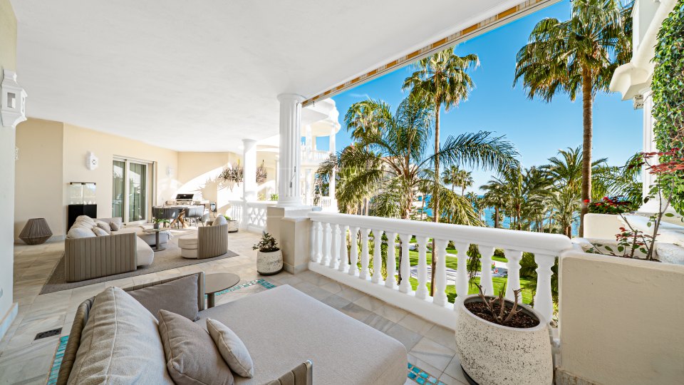 Estepona, Appartement de trois chambres en première ligne de plage à vendre dans Las Dunas Park, Estepona
