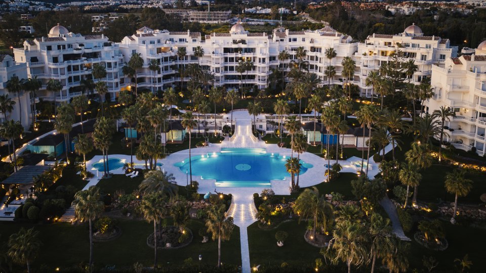 Estepona, Appartement de trois chambres en première ligne de plage à vendre dans Las Dunas Park, Estepona