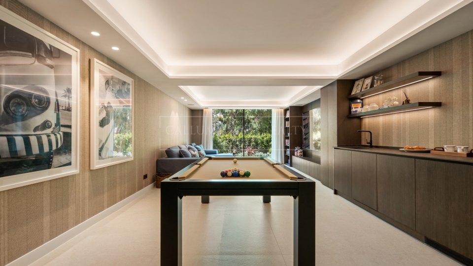 Benahavis, Villa de style méditerranéen de six chambres à vendre à El Herrojo, Benahavís