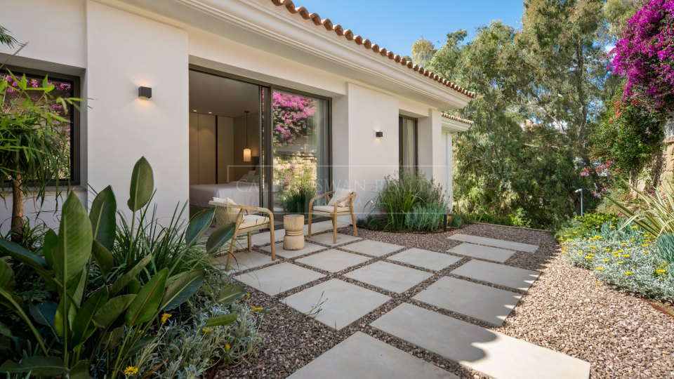 Benahavis, Villa de style méditerranéen de six chambres à vendre à El Herrojo, Benahavís