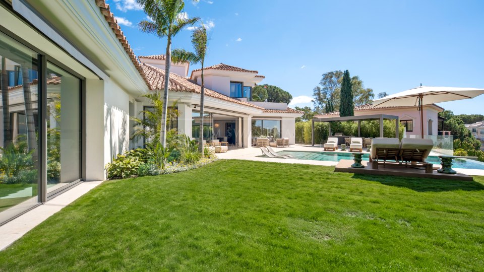 Benahavis, Villa de style méditerranéen de six chambres à vendre à El Herrojo, Benahavís