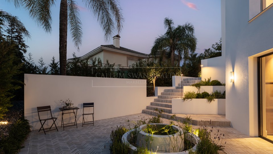 Benahavis, Villa six chambres avec vue sur la mer et la montagne à vendre à El Herrojo, Benahavís
