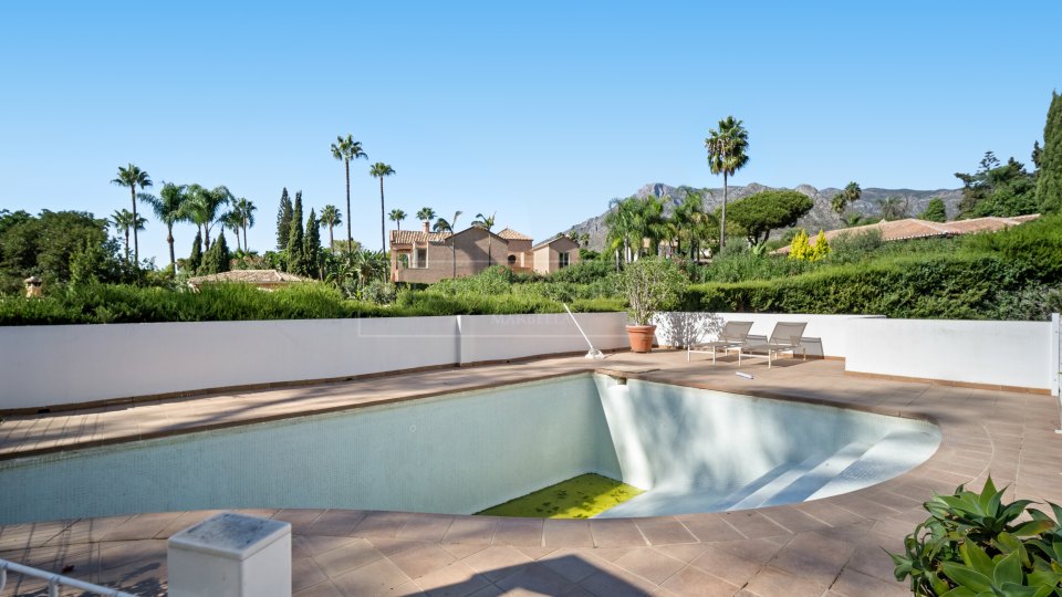 Marbella, Villa de style andalou avec potentiel de rénovation à La Merced, Marbella