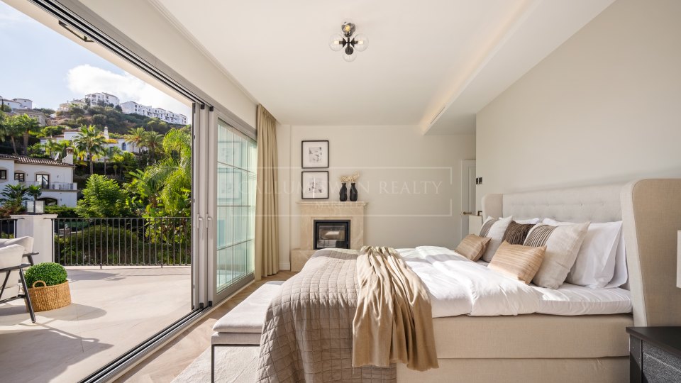 Benahavis, Villa de quatre chambres avec vue sur la montagne à vendre à Los Arqueros, Benahavís