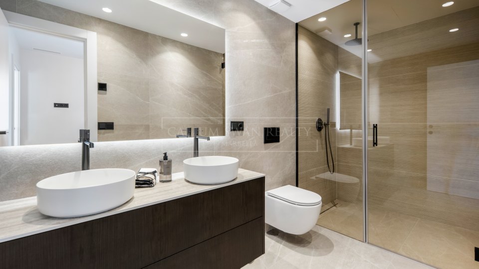 Nueva Andalucia, Penthouse duplex trois chambres à vendre dans le Aloha Hill Club, Nueva Andalucía