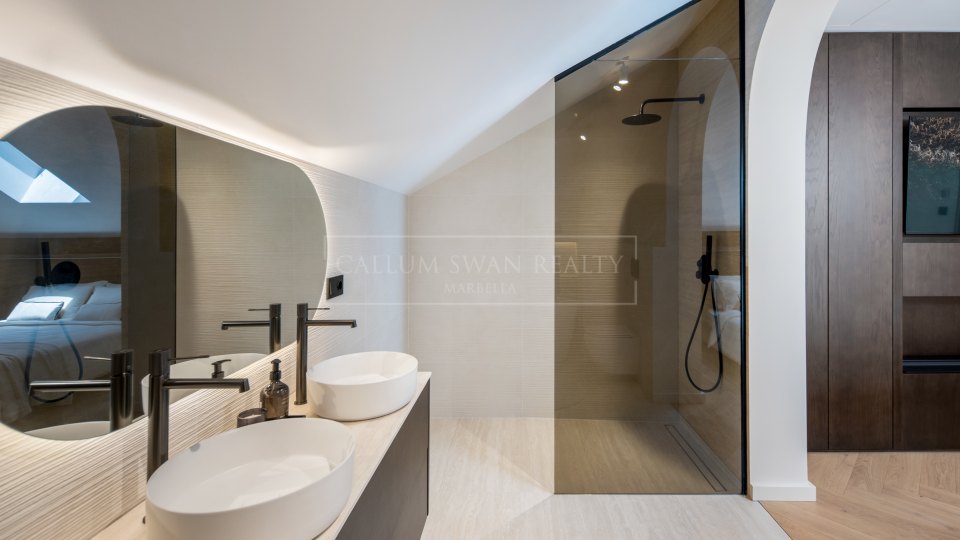 Nueva Andalucia, Penthouse duplex trois chambres à vendre dans le Aloha Hill Club, Nueva Andalucía