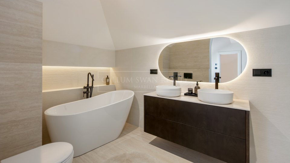 Nueva Andalucia, Penthouse duplex trois chambres à vendre dans le Aloha Hill Club, Nueva Andalucía