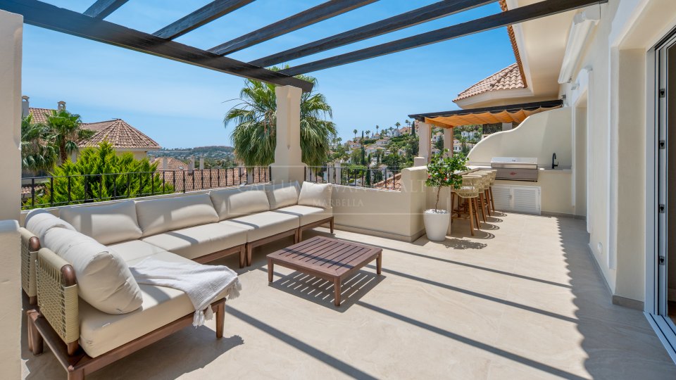 Nueva Andalucia, Penthouse duplex trois chambres à vendre dans le Aloha Hill Club, Nueva Andalucía