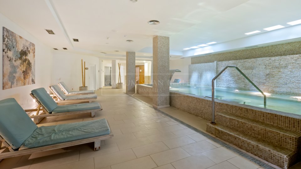 Nueva Andalucia, Penthouse duplex trois chambres à vendre dans le Aloha Hill Club, Nueva Andalucía