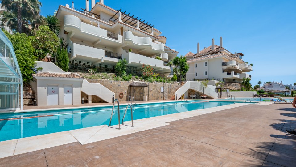 Nueva Andalucia, Penthouse duplex trois chambres à vendre dans le Aloha Hill Club, Nueva Andalucía