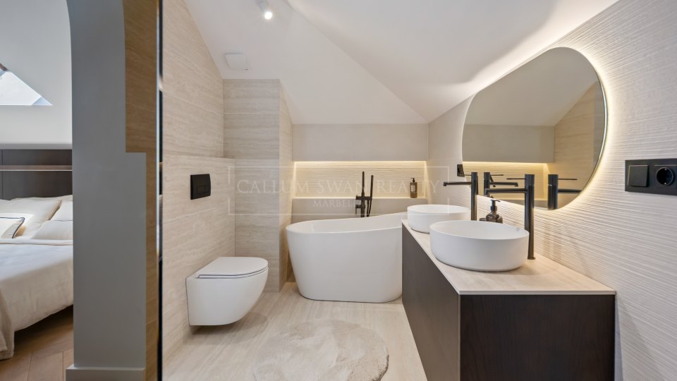 Nueva Andalucia, Penthouse duplex trois chambres à vendre dans le Aloha Hill Club, Nueva Andalucía