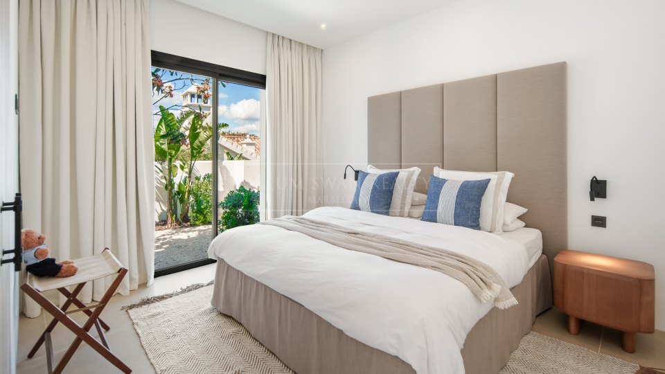 Benahavis, Villa contemporaine de cinq chambres à vendre à Puerto del Almendro, Benahavís