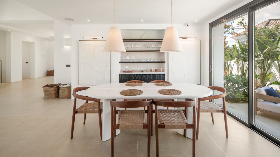 Benahavis, Villa contemporaine de cinq chambres à vendre à Puerto del Almendro, Benahavís
