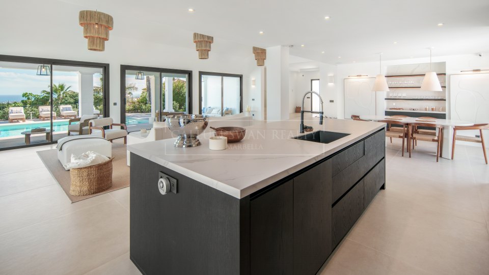 Benahavis, Villa contemporaine de cinq chambres à vendre à Puerto del Almendro, Benahavís