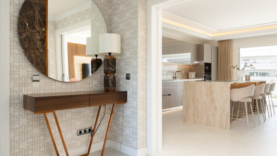 Marbella - Puerto Banus, Appartement de luxe en bord de mer à louer pour de courts séjours à Embrujo Banús