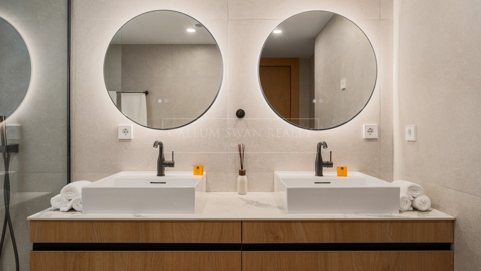 Nueva Andalucia, Appartement Rénové de Trois Chambres avec Vue Panoramique à Vendre à Palacetes Los Belvederes, Nueva Andalucía