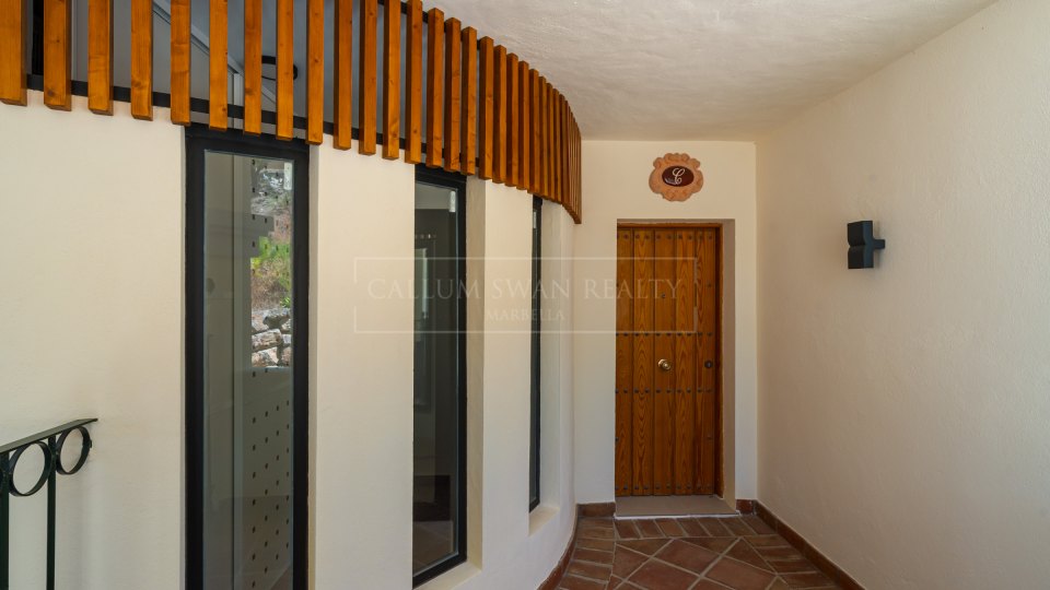 Nueva Andalucia, Appartement Rénové de Trois Chambres avec Vue Panoramique à Vendre à Palacetes Los Belvederes, Nueva Andalucía