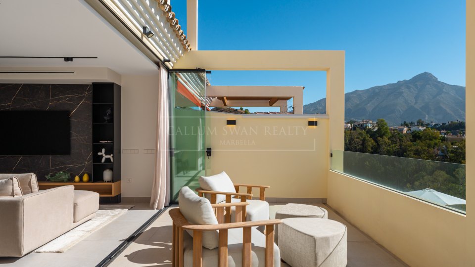 Nueva Andalucia, Appartement Rénové de Trois Chambres avec Vue Panoramique à Vendre à Palacetes Los Belvederes, Nueva Andalucía