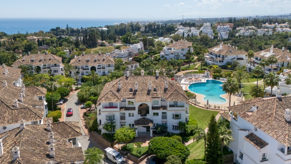 Marbella Golden Mile, Appartement de trois chambres avec vue sur la piscine à vendre à Monte Paraiso, Marbella Golden Mile