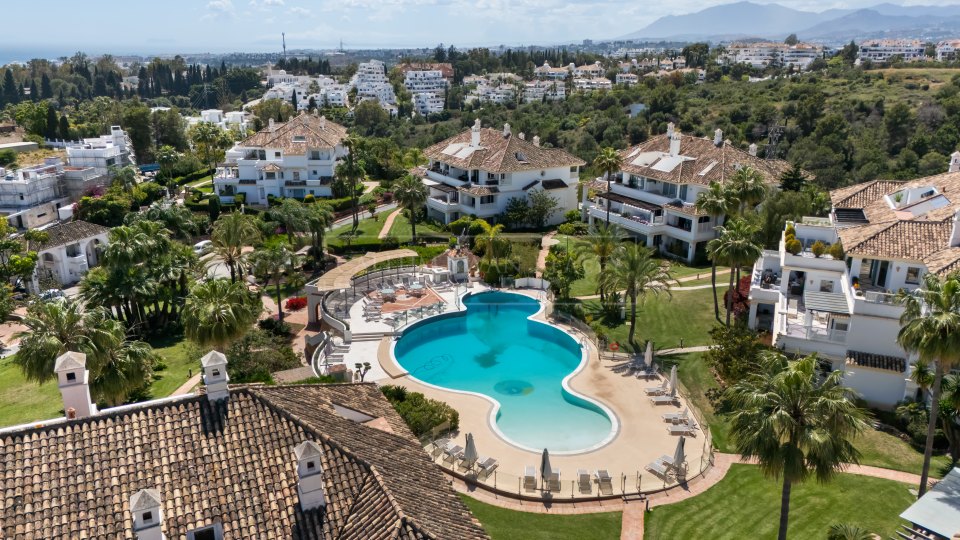Marbella Golden Mile, Appartement de trois chambres avec vue sur la piscine à vendre à Monte Paraiso, Marbella Golden Mile