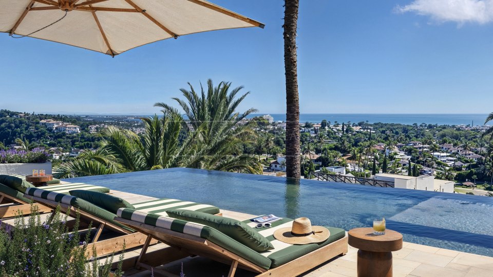 Nueva Andalucia, Newly Built Five-Bedroom Villa with Sea Views in Los Naranjos, Nueva Andalucía
